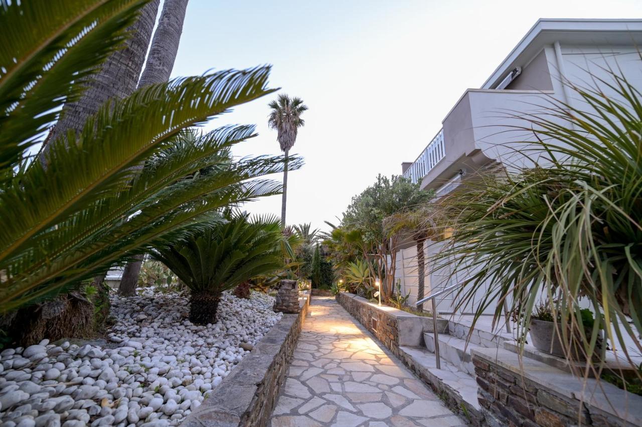 Residence La Menado Cavalaire-sur-Mer Luaran gambar